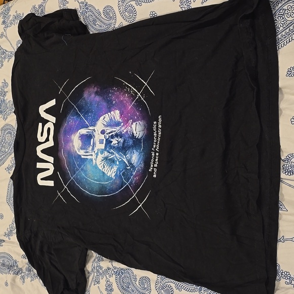 ❤️10/$40 Good cond astronaut t-shirt - Picture 1 of 2
